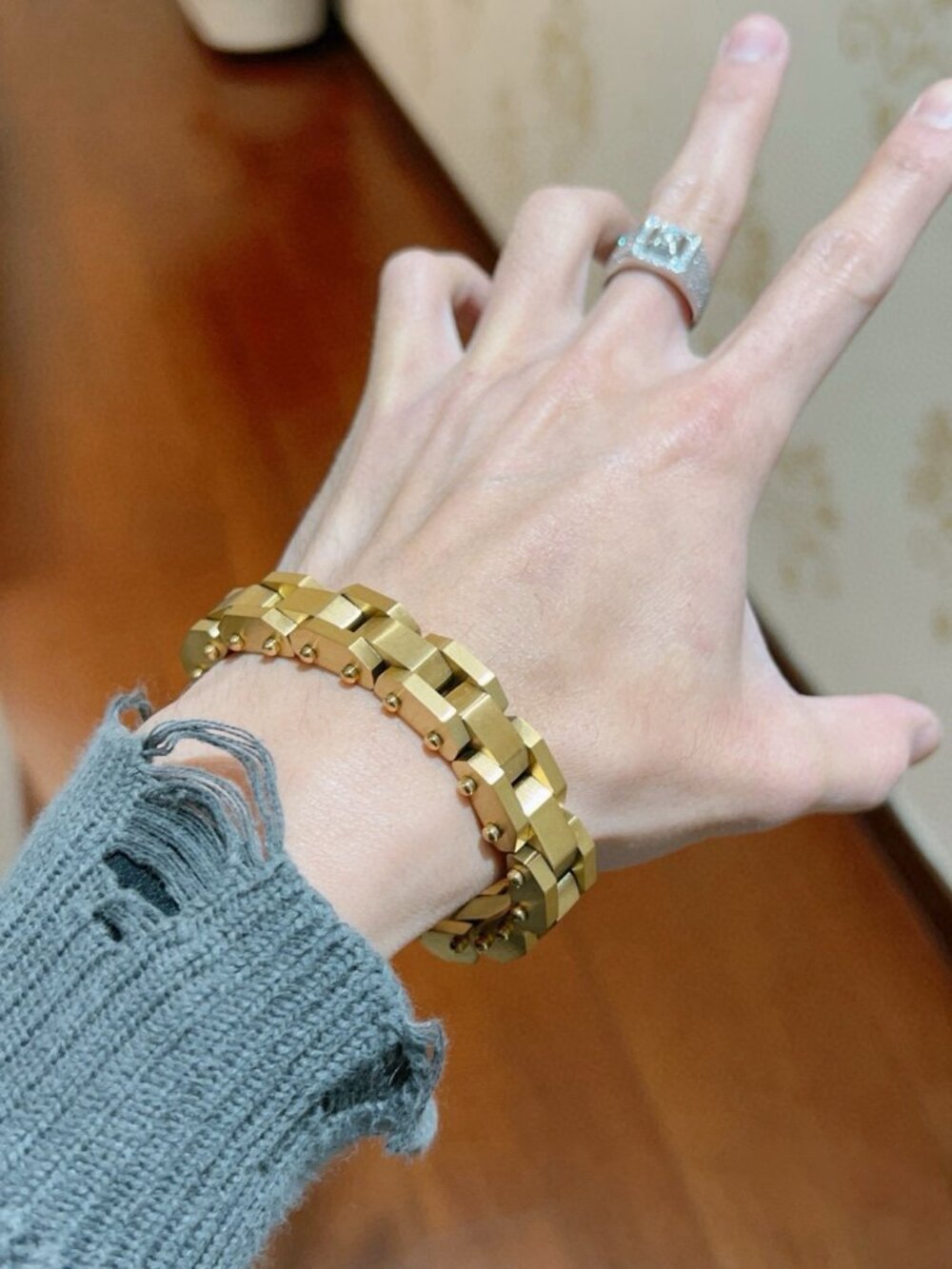 women and  men  Balenciaga bracelet - Picture 8 of 8